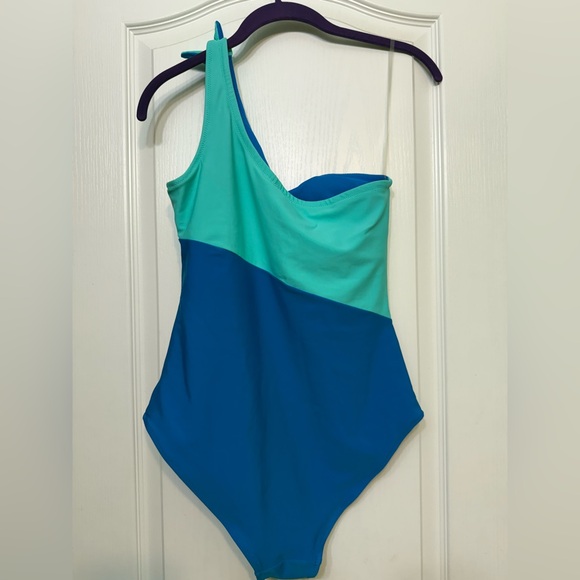 Women’s Color Block Asymmetrical One Piece Bathing Suit - Picture 3 of 10